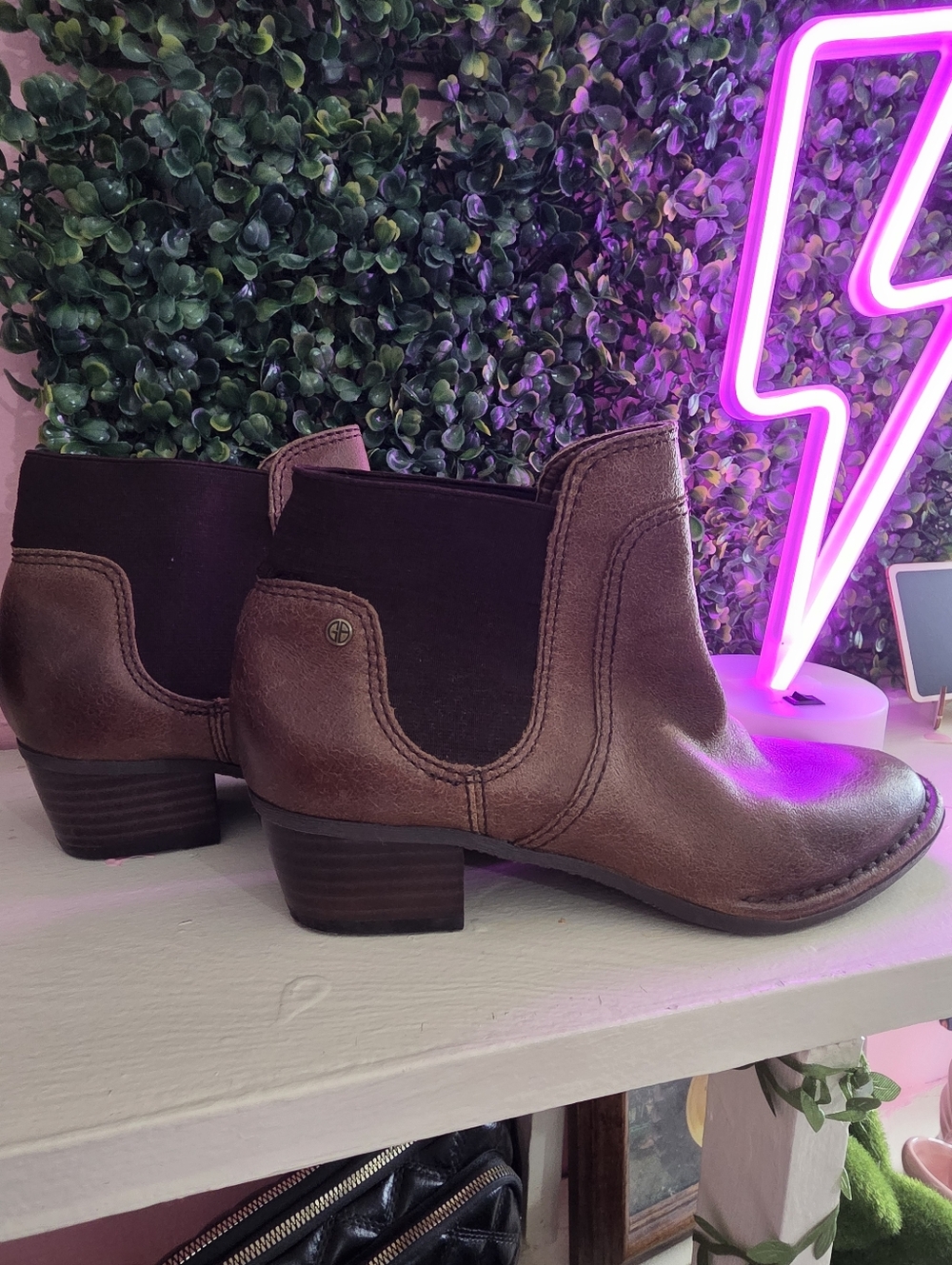 Giani Bernini Palma Women's Brown Leather Ankle Boots - Classic Chelsea Style